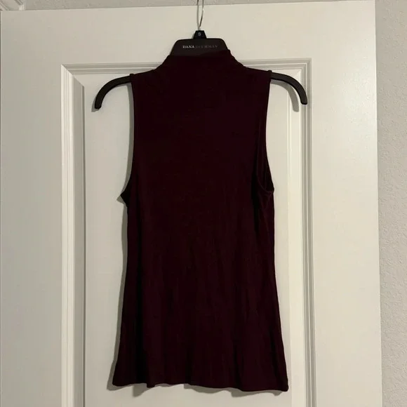 NWT EXPRESS SLEEVELESS TURTLENECK SIZE SMALL - Picture 3 of 3